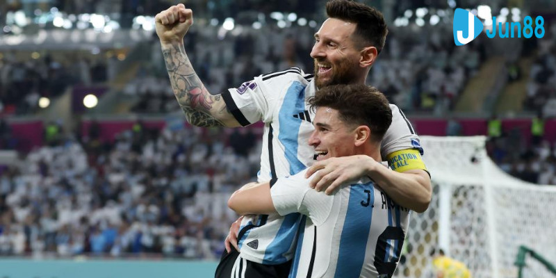 Messi ghi bàn đẳng cấp trong hiệp 1 Argentina vs Úc